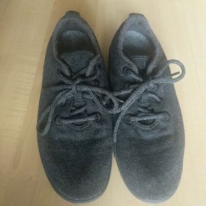 Allbird all black wool runners